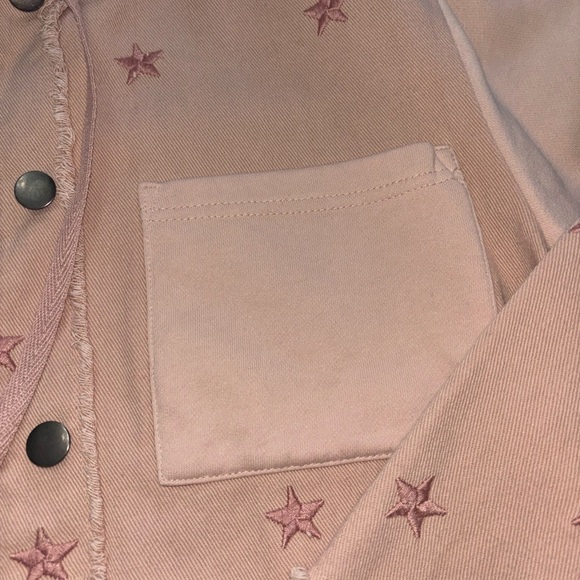 Woman’s Shacket - Picture 4 of 4